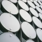 Petrolio, l'Opec potrebbe estendere i tagli alla produzione al 2018: crolla il prezzo