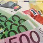 Piazza Affari, i bancari frenano la corsa dei mercati